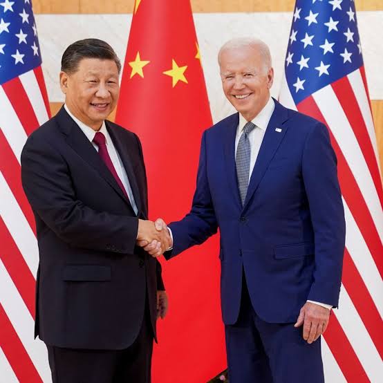 PRESIDENTE DOS EUA JOE BIDEN E PRESIDENTE DA CHINA XI JINPING SE ENCONTRARAM E TENTAM REDUZIR ATRITO