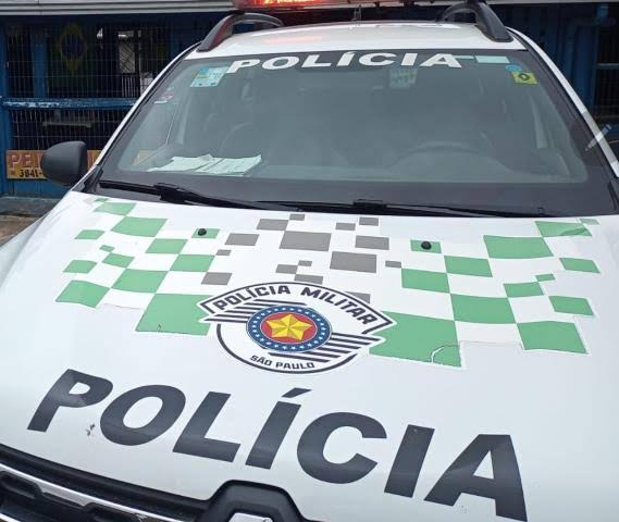 POLÍCIA AMBIENTAL ENCONTRA GALPÃO UTILIZADO PARA DESMANCHE DE VEÍCULOS