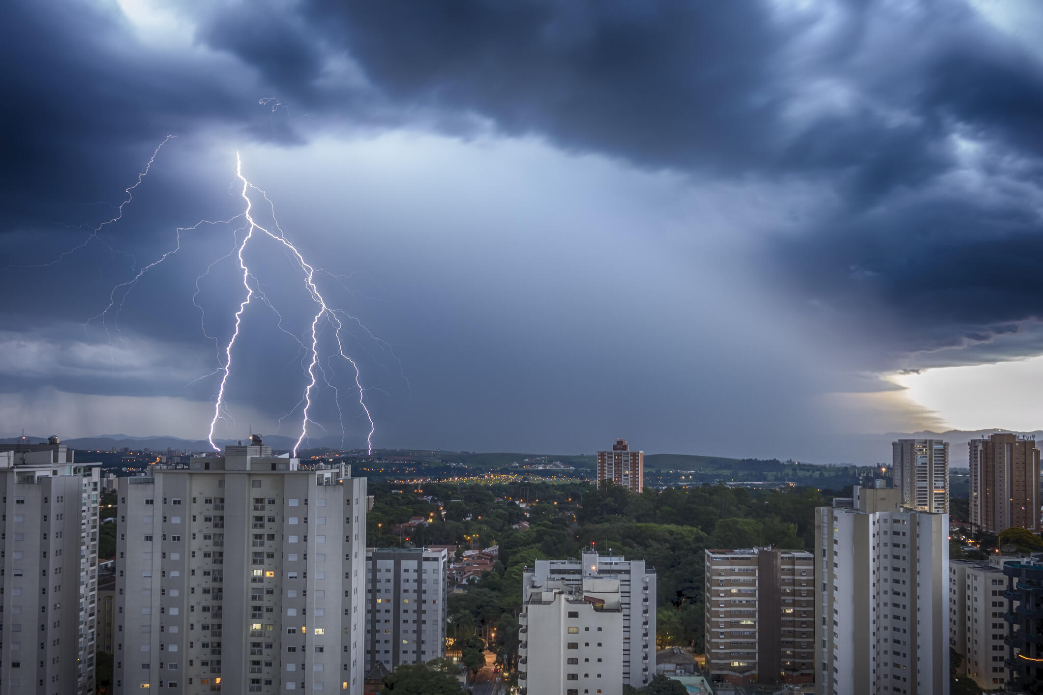 INMET INFORMA RISCO DE TEMPESTADES E VENTANIA FORTE PARA FINAL DE SEMANA EM TODO VALE DO PARAÍBA