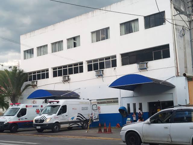 APÓS CHUVA FORTE PRONTO SOCORRO DA CIDADE DE APARECIDA FICA ALAGADO