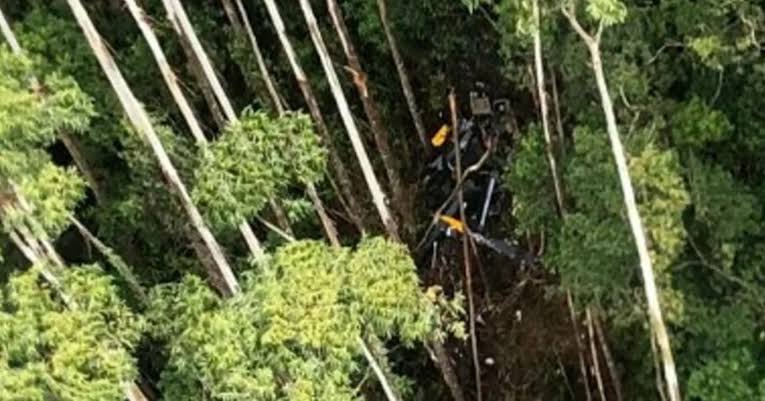 APÓS 12 DIAS DE BUSCAS HELICÓPTERO DESAPARECIDO É ENCONTRADO TOTALMENTE DESTRUÍDO E SEM SOBREVIVENTES