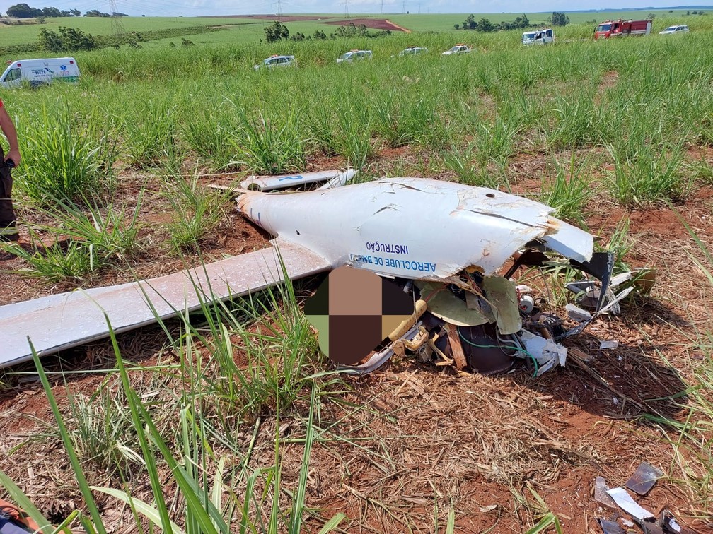 AERONAVE CAI NA CIDADE DE LENÇÓIS PAULISTA INTERIOR DE SÃO PAULO