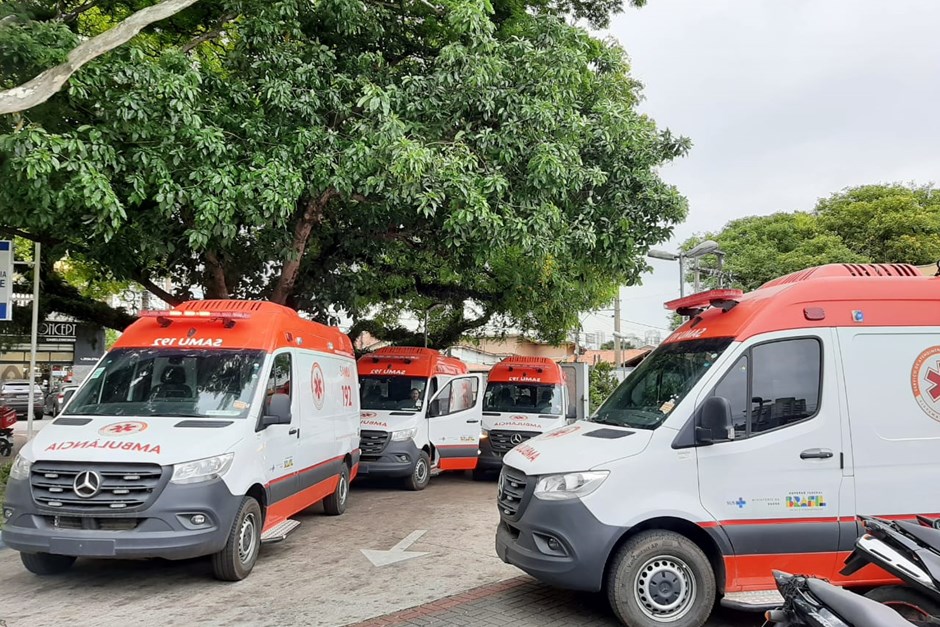 AMBULÂNCIA DO SAMU É APEDREJADA POR VÂNDALOS DURANTE A MADRUGADA