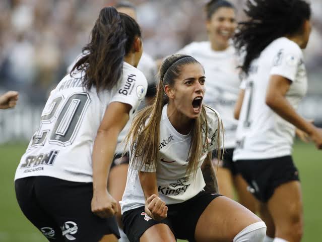 CORINTHIANS CHEGA A FINAL DA SUPERCOPA FEMININA E ENFRENTARÁ O CRUZEIRO