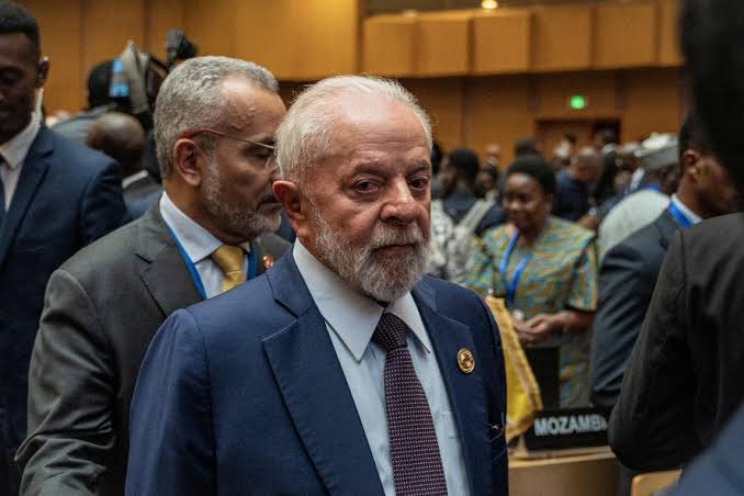 DEPUTADOS ASSINARAM PEDIDO DE ABERTURA DE IMPEACHMENT PARA PRESIDENTE LUIZ INÁCIO LULA DA SILVA