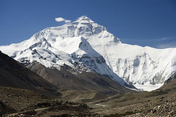 ALPINISTA MORRE E GUIA DESAPARECE AO TENTAR ESCALAR MONTE EVEREST