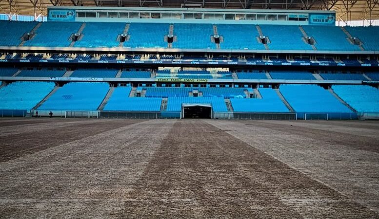 SÃO INICIADAS A LIMPEZA DA ARENA DO GRÊMIO APÓS ÀS AGUAS SE ABAIXAREM, CONFIRA ÀS IMAGENS: