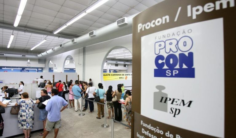 Procon-SP lança enquete para conhecer desafios que idosos enfrentam no consumo