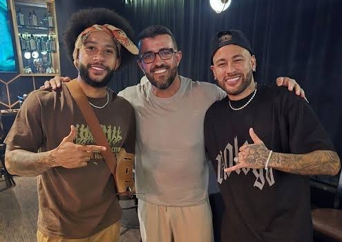 Memphis Depay se encontra com Neymar, e torcedores reagem como um possível “Sonho”