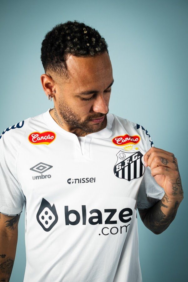 É do Santos! Neymar faz a Vila explodir e está de volta ao peixe