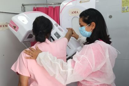 Ministério da Saúde inicia campanha de prevenção ao câncer de mama e de colo do útero