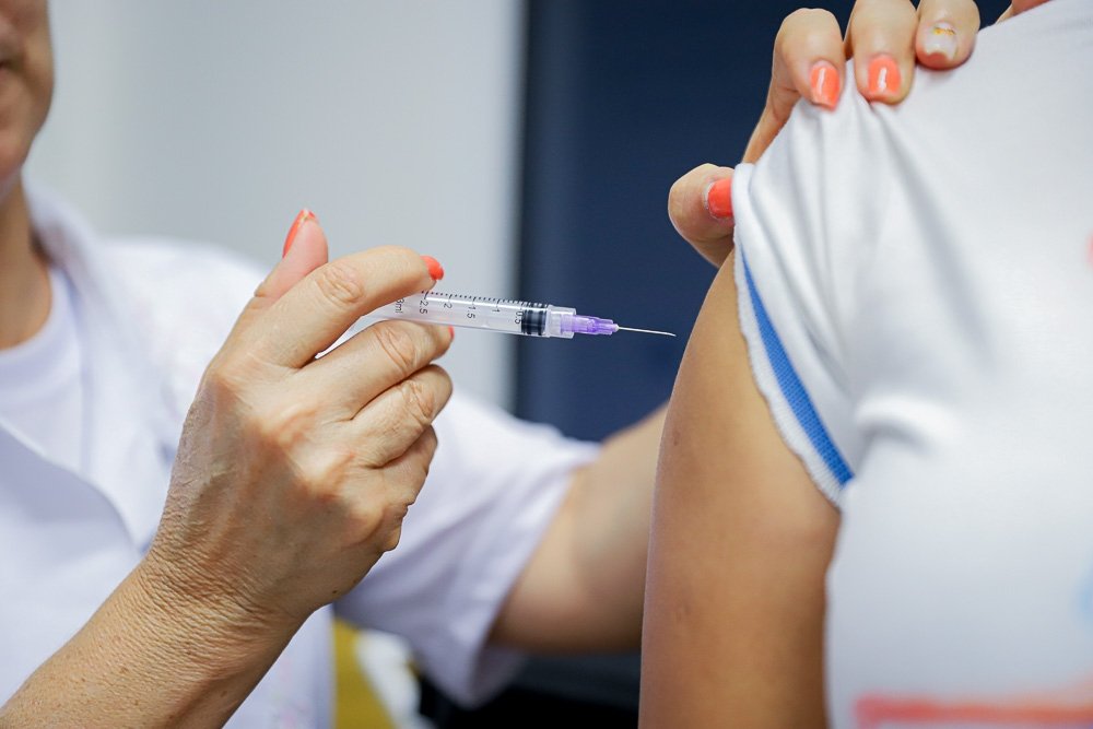 Mais de mil doses aplicadas em dois meses pelo Centro de Vacinação do Ministério da Saúde