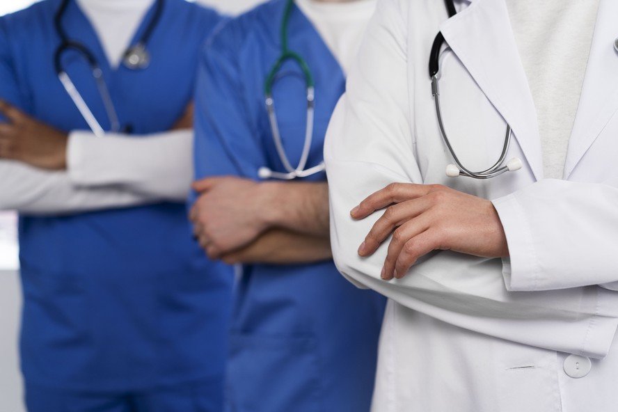 Formação médica no país ganha destaque com o Enamed, afirma Ministro da Saúde